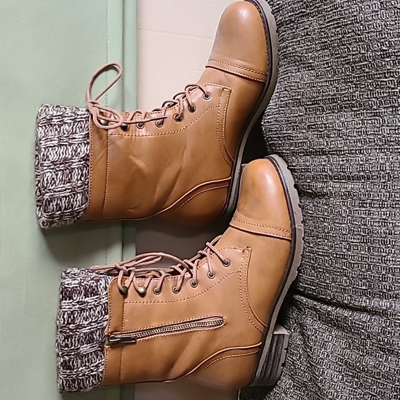 Shoes - Brown boots